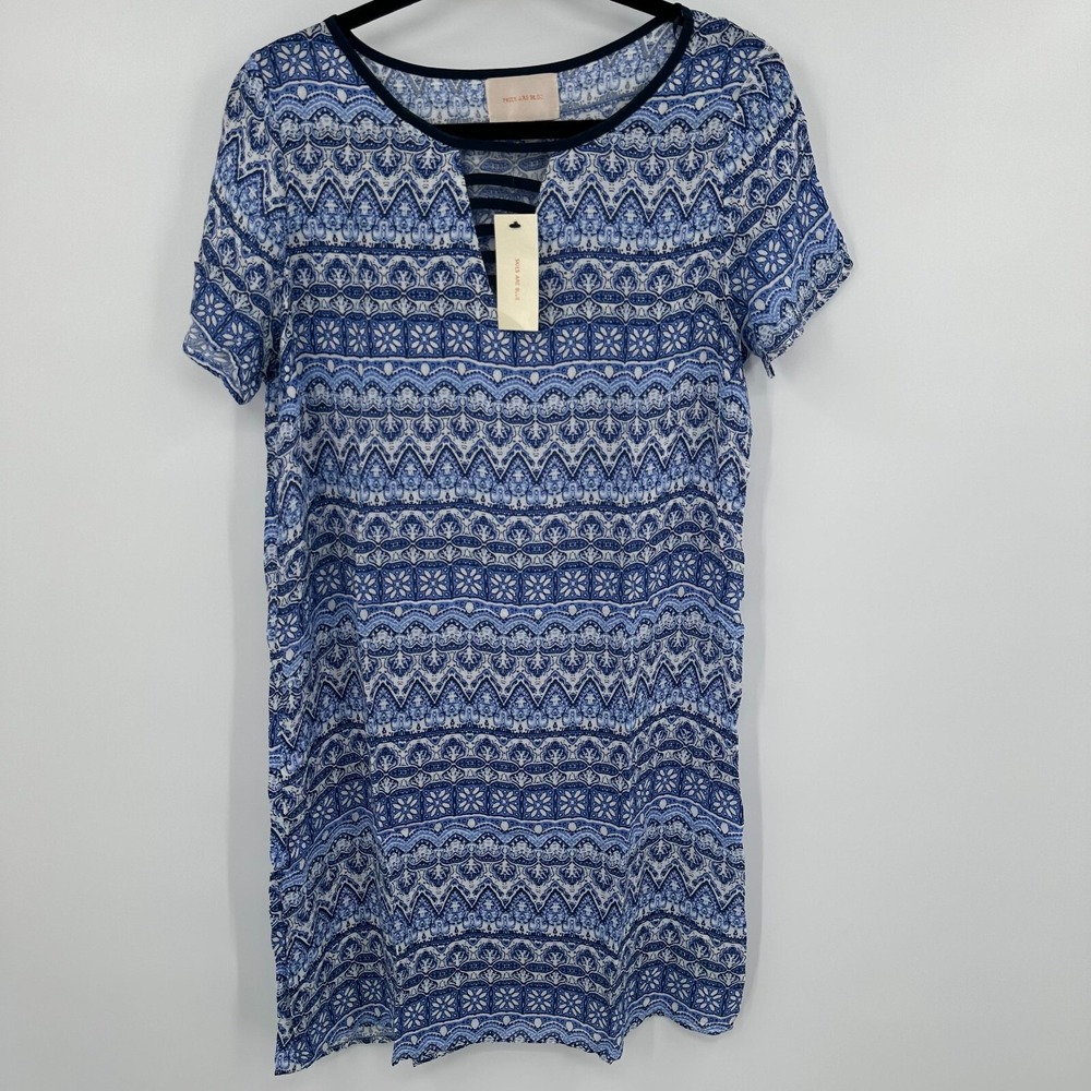 Skies Are Blue Shift Dress Women's Medium Blue Geo Print Short Sleeve V‎ Neck